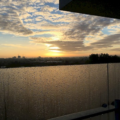 Die Dachterrasse im Abendlicht